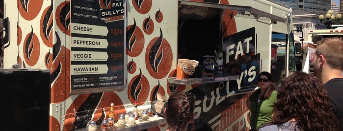Fat Sully's Slice Truck is one of Kimmieさんの保存済みスポット.