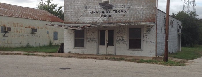 Kingsbury, TX is one of Paula'nın Beğendiği Mekanlar.