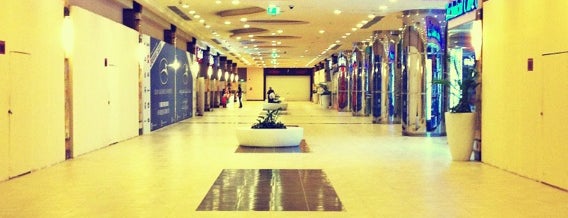 Dar Asalam Mall is one of Ezel : понравившиеся места.