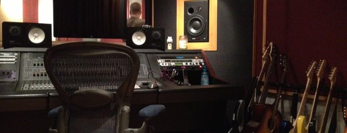 Spotlight Sound Studio is one of Lugares favoritos de Ryan.