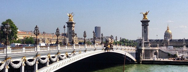 Alexander III Bridge is one of Paname.