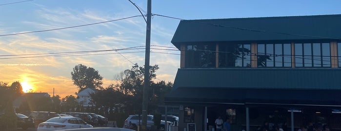 Maggie's Waterfront Cafe is one of Outside spots.