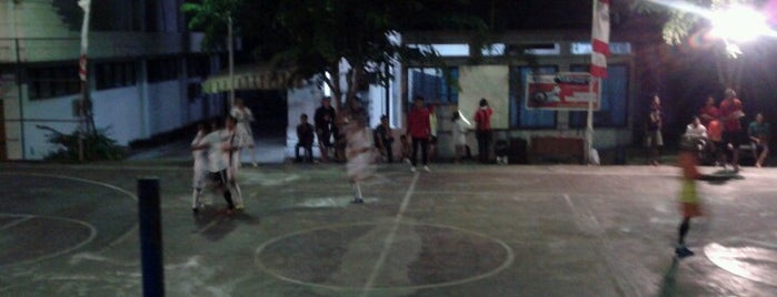 lapangan basket UNIVERSITAS SETIA BUDI SURAKARTA is one of ngampus activity.