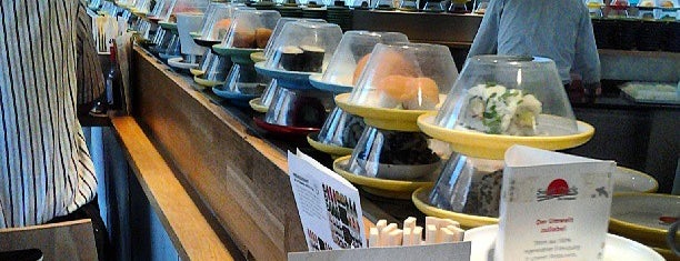Sushi Circle is one of Tempat yang Disukai Ieva.