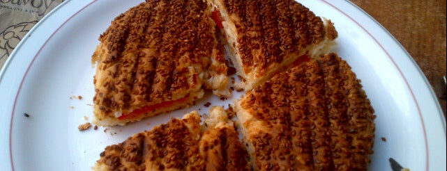 Savoy Pastanesi is one of Beyoglu'nda gezerim.