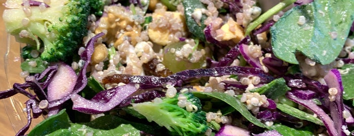 Urban Salad is one of Lieux qui ont plu à Joanne.