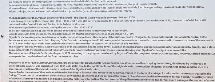 Siguldas Viduslaiku pilsdrupas | Sigulda Medieval Castle ruins is one of Países bálticos.