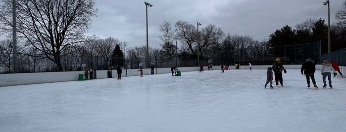 Kew Beach Rink is one of Entertainment.