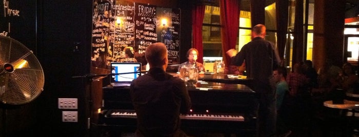Duel Piano Bar is one of Erin'in Kaydettiği Mekanlar.