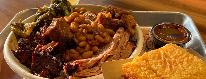 Mighty Quinn’s BBQ is one of Lugares favoritos de Anthony.