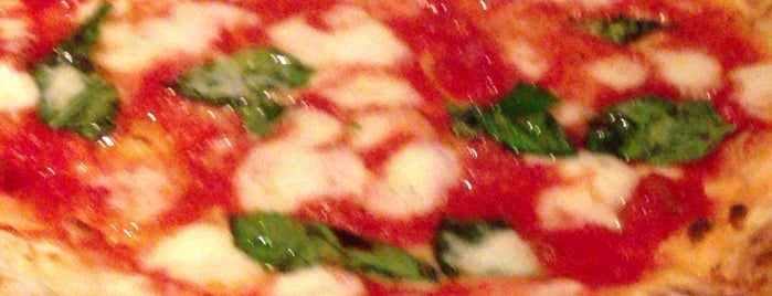 PIZZA SALVATORE CUOMO 永田町 is one of Buffet.