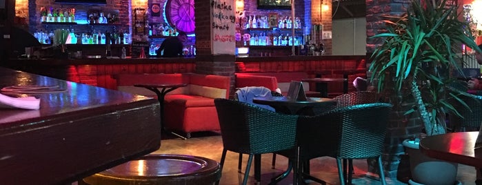 Carisma Bar is one of Tempat yang Disimpan Özcan Emlak İnş 👍.