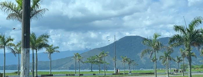 Praia das Palmeiras is one of Praias de Caraguatatuba.