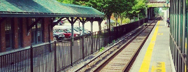 Metro North - Bedford Hills Station is one of Lisa’s Liked Places.