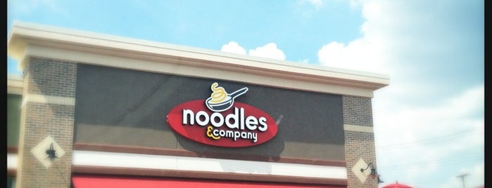 Noodles & Company is one of Lugares favoritos de Ian.