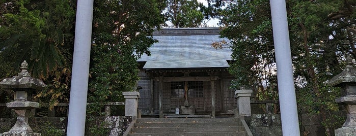泊神社 is one of 伊豆諸島の神社.