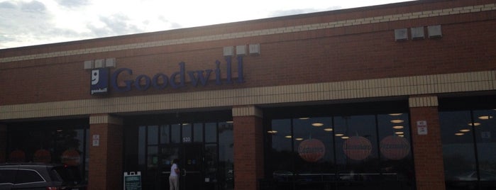 Goodwill is one of สถานที่ที่ Mike ถูกใจ.