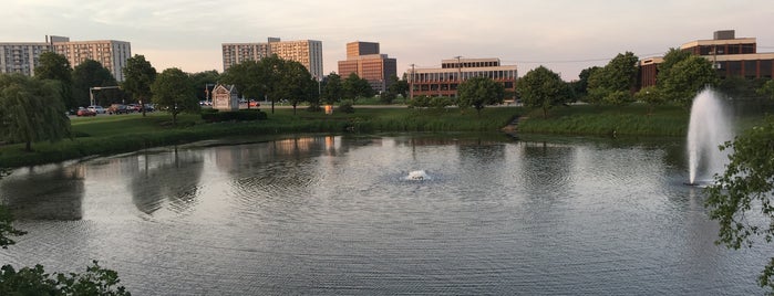 Oakbrook Promenade is one of Our malls, buildings and partners.