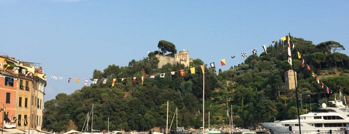 Portofino is one of Reem'in Beğendiği Mekanlar.