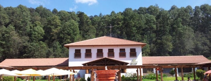 Hacienda Real Tecpan is one of Locais salvos de Kimmie.