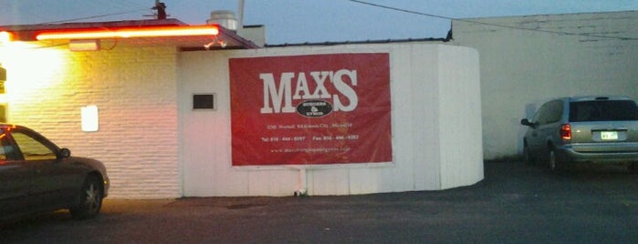 Max's Burgers & Gyros is one of No Signage.