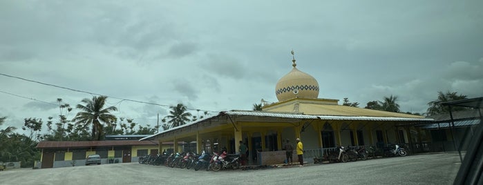 Masjid Felda Cegar Perah 1 is one of Masjid & Surau, MY #3.