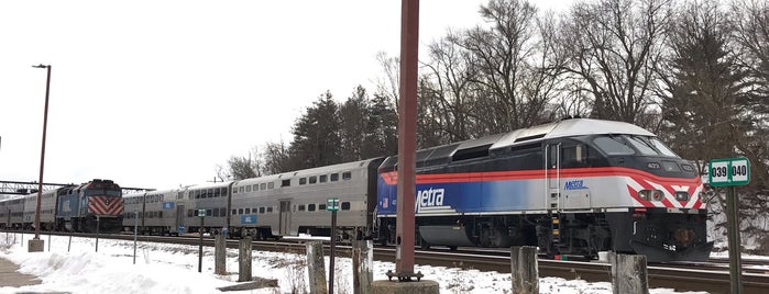 Metra - Fox Lake is one of Metra Milwaukee District / North.