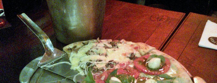 Almacén de Pizzas is one of Favoritos para comer!.