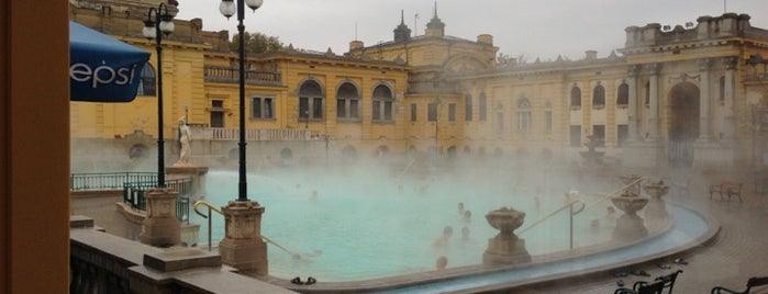 Széchenyi Thermal Bath is one of Eastern Europe.
