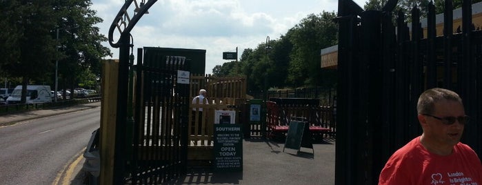 Bluebell Railway station is one of Lieux qui ont plu à Puppala.