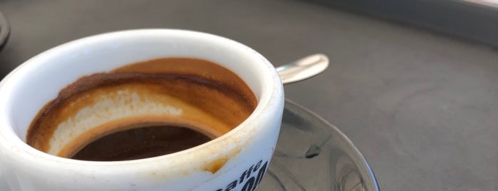 Caffè Tripoli is one of Les Pouilles 🇮🇹.