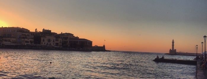 Chania Old Port is one of Lugares favoritos de Arianna.