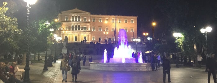 Syntagma Square is one of สถานที่ที่ Arianna ถูกใจ.