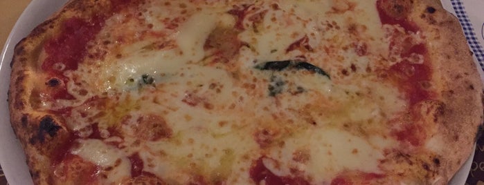Pizzeria da Giovanni is one of Sicily stromboli.