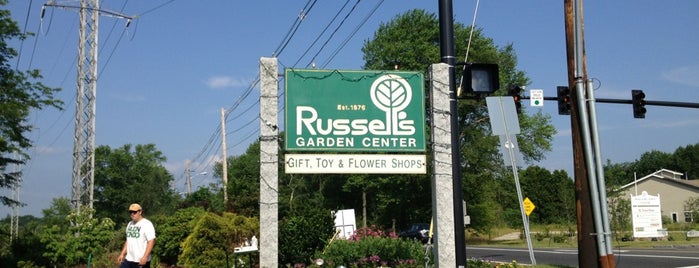 Russell's Garden Center is one of Tempat yang Disukai Gail.