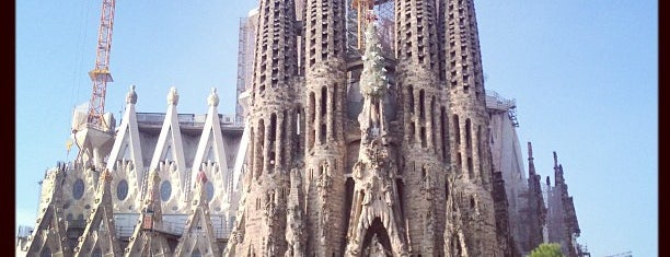 Templo Expiatório da Sagrada Família is one of Barcelona for Beginners.