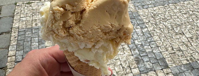 Crème de la Crème is one of Gluten-free ice cream.