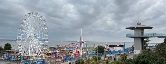 Southend-on-Sea Seafront is one of Lugares favoritos de James.