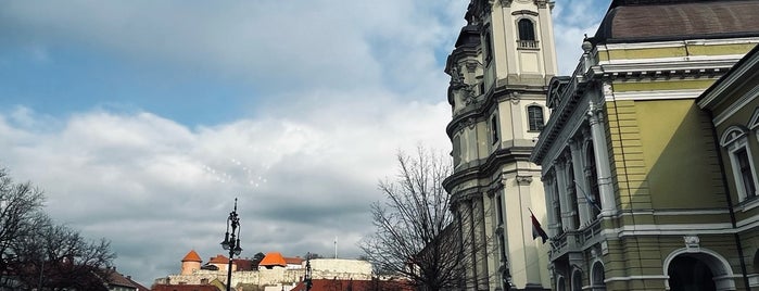 Dobó István tér is one of travel.