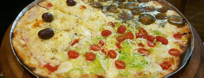 Studio da Pizza is one of Massas e Pizzas.