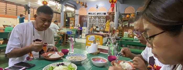 Somsri Restaurant is one of ชะอำ หัวหิน.