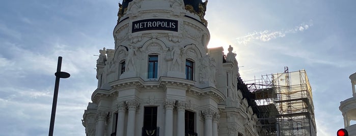 Edificio Metrópolis is one of Rincones madrileños..