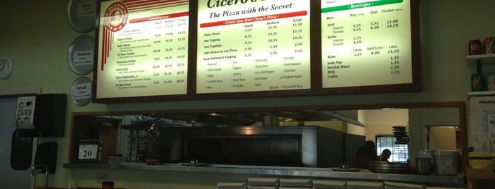 Cicero's Pizza is one of สถานที่ที่ Felix ถูกใจ.