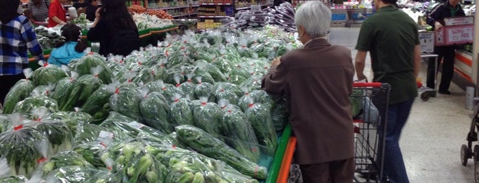 Marché Fu Tai is one of Lugares favoritos de Iván.