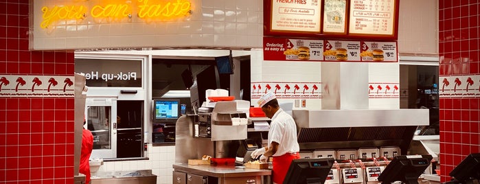 In-N-Out Burger is one of Lugares favoritos de Rodney.