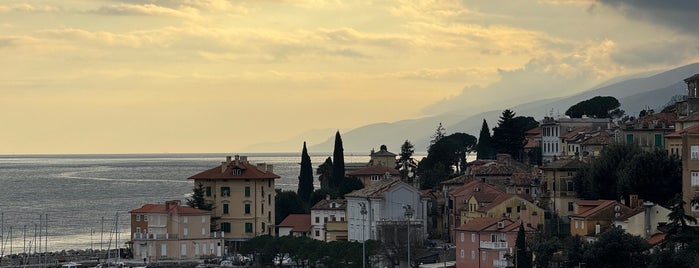 Opatija is one of Rijeka.