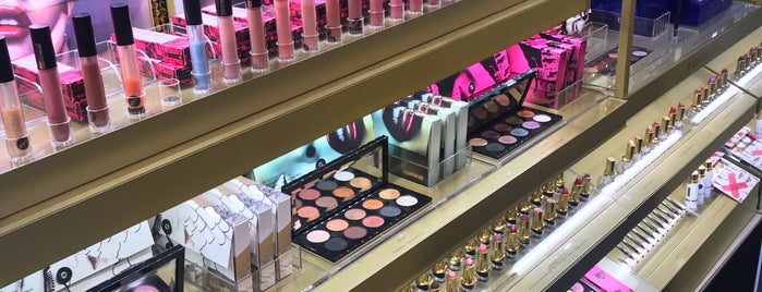 SEPHORA is one of Marshieさんのお気に入りスポット.