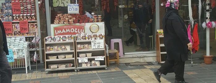 Toklumanlar - İmamoğlu Pastırma ve Sucuk VIP Mağazası is one of Locais curtidos por Begum.