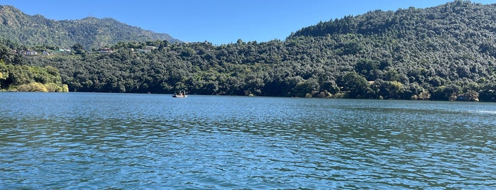 Naukuchiatal Lake is one of Package of the Day.