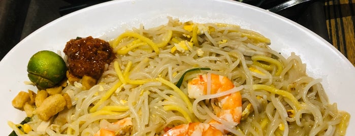 Thye Hong Fried Hokkien Prawn Noodle is one of Micheenli Guide: Best of Singapore Hawker Food.